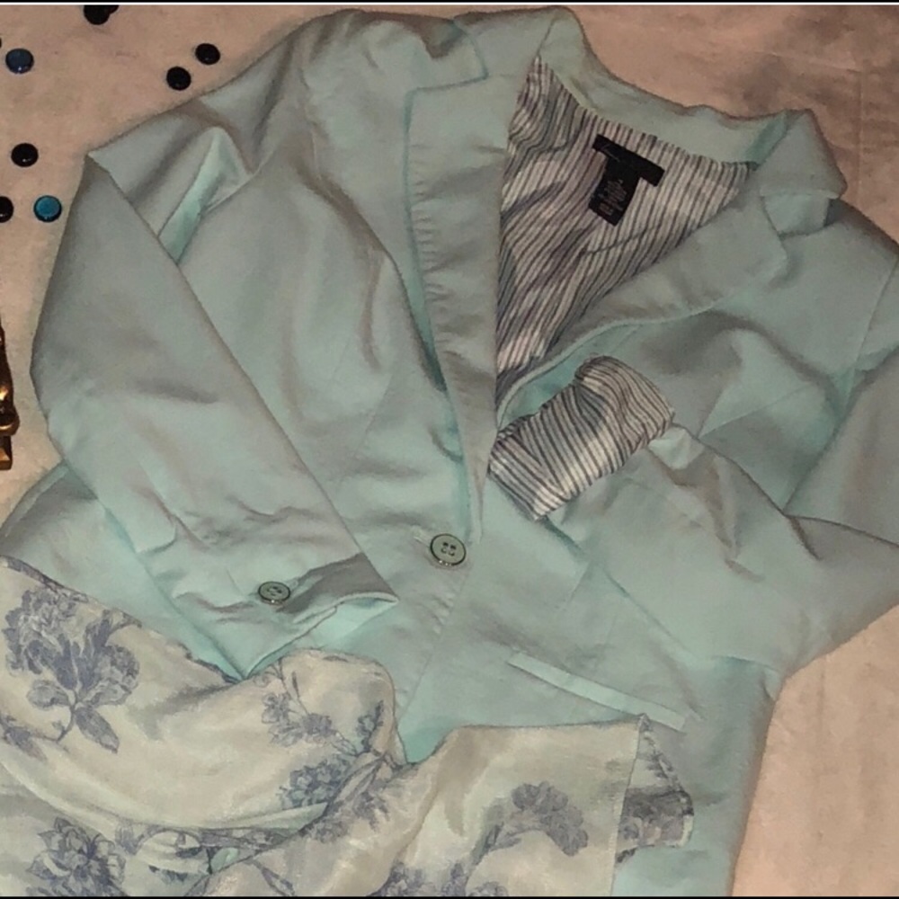 Mint green blazer from Lane Bryant very stylish